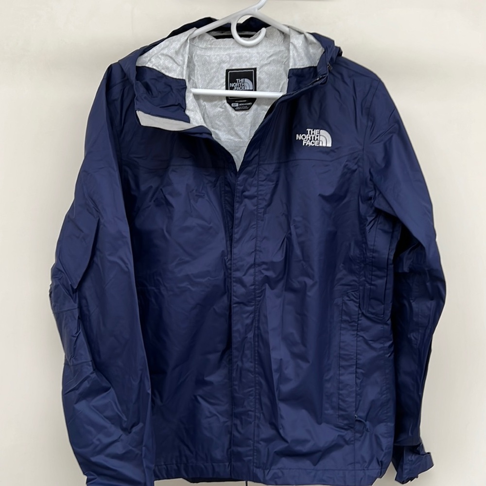 The North Face navy raincoat HYVENT 2.5L. Worn 3x